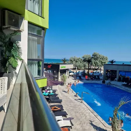 Rosmarie & Mamaia Nord * ナボダリ