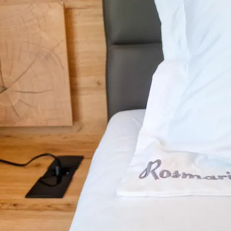 Rosmarie & Mamaia Nord アパート