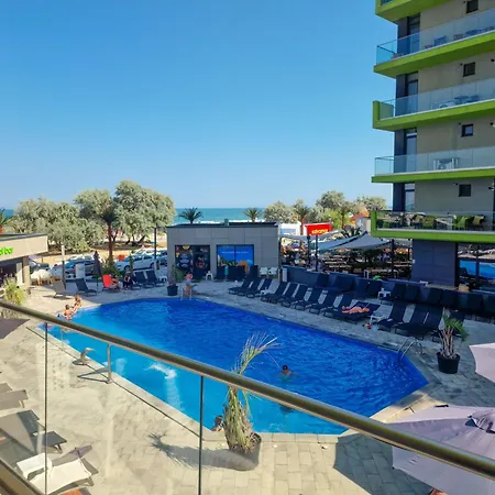 Rosmarie & Mamaia Nord Apartment *
