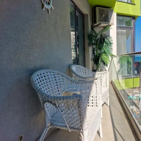 Rosmarie & Mamaia Nord アパート